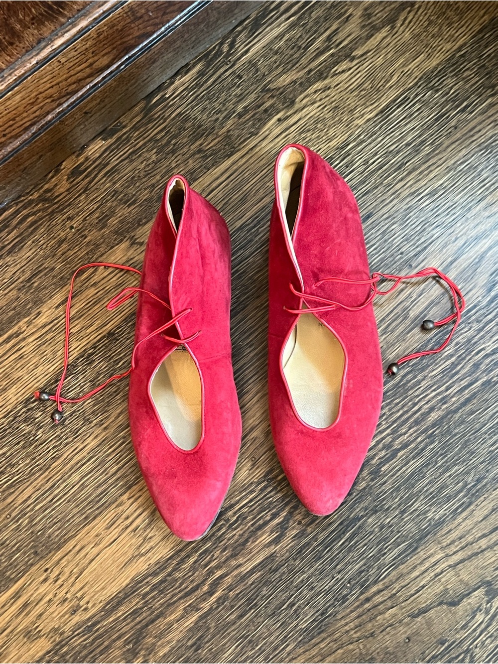 Ermanno Daelli Red Suede Lace-Up Pointed Flats • 36 - Picture 1 of 7